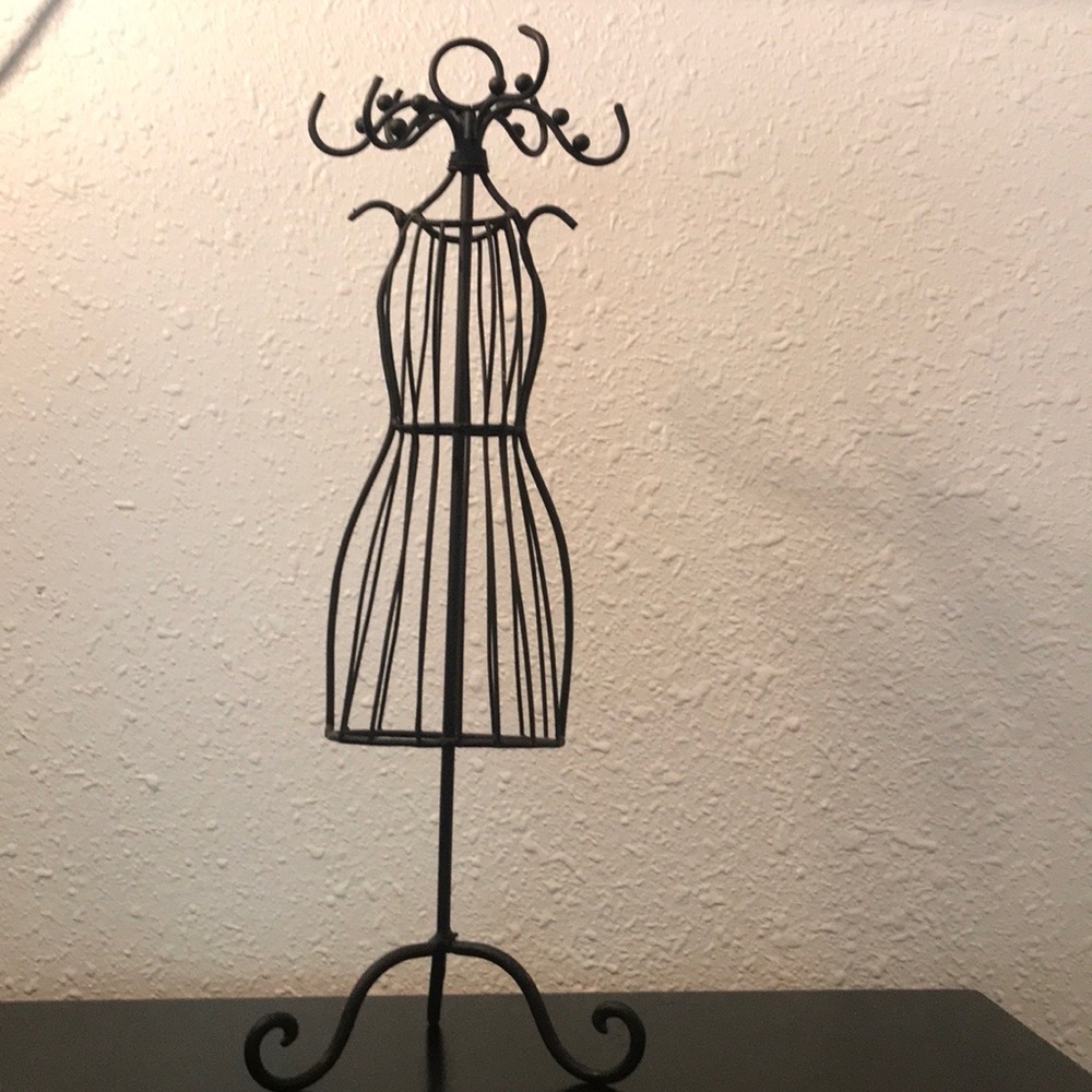 STORAGE - Picture 2 of 3